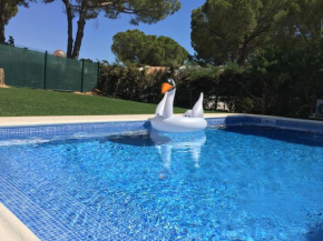Villa Zen - beautiful private pool-heating option, hot tub, beautiful garden